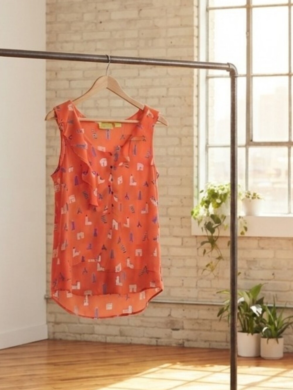 Mauve Coral Sleeveless Ruffle-Front Printed Blouse Size L